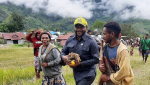 Kris B Uropmabin ST. Ketua Fraksi Golkar Kabupaten Pegunungan Bintang. INO for Tribunpapua.id